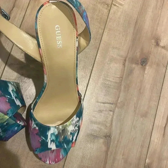 NEW Guess Taraji Printed Wedges Sz 10 - Picture 8 of 10
